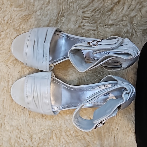 White leather wedge strap heels - Picture 11 of 11